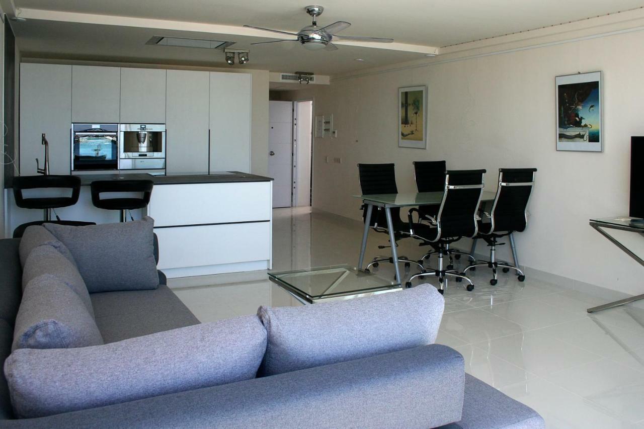 Apartamento Front Port Line Sleeps 6 Marbella Exterior foto