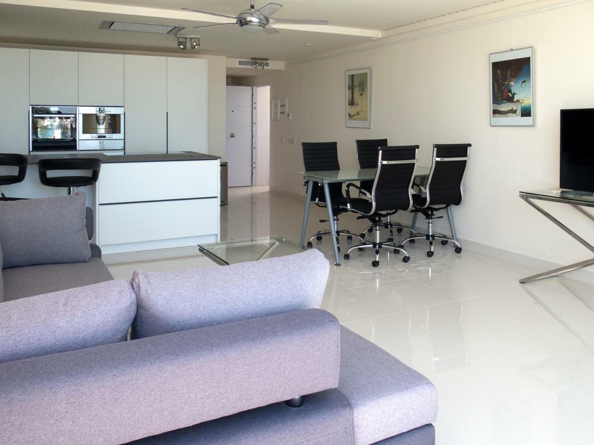Apartamento Front Port Line Sleeps 6 Marbella Exterior foto